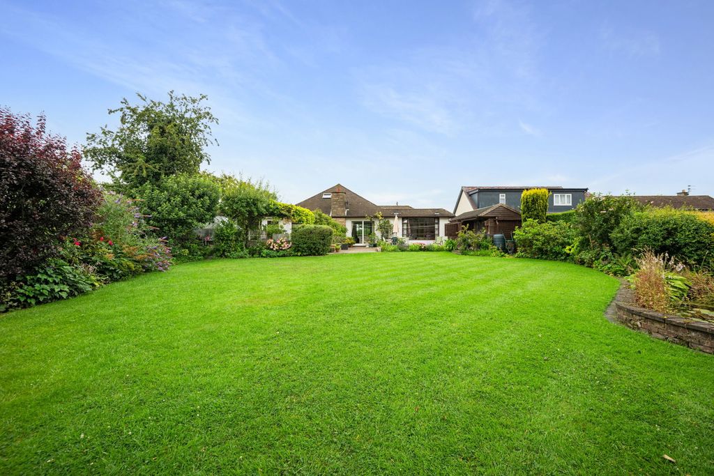 Property photo 1 of 41