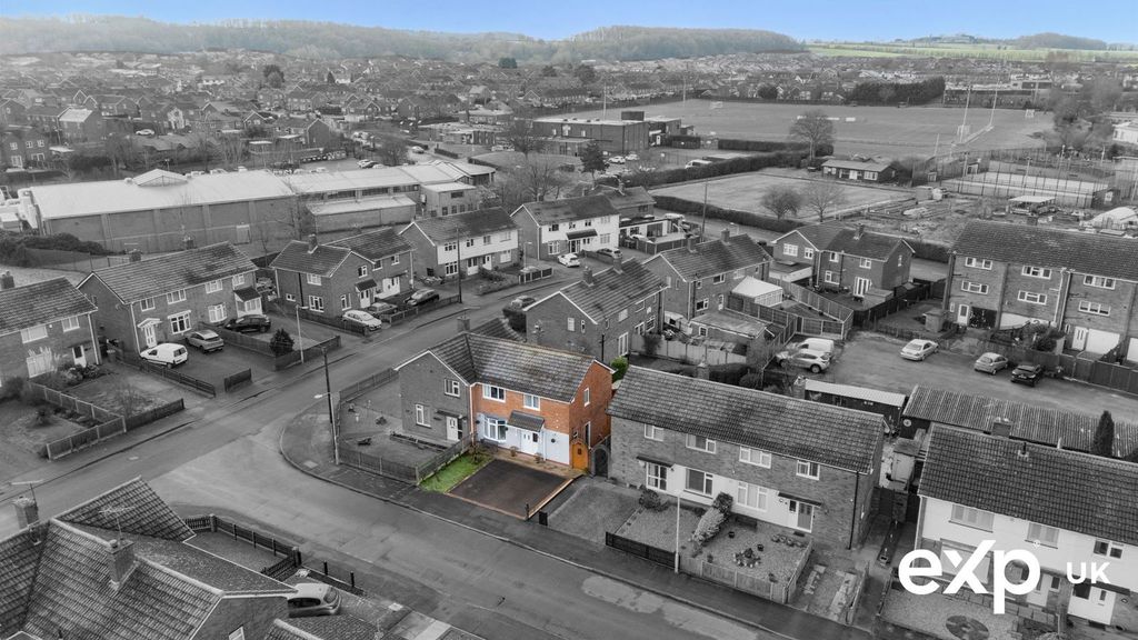 Property photo 2 of 24