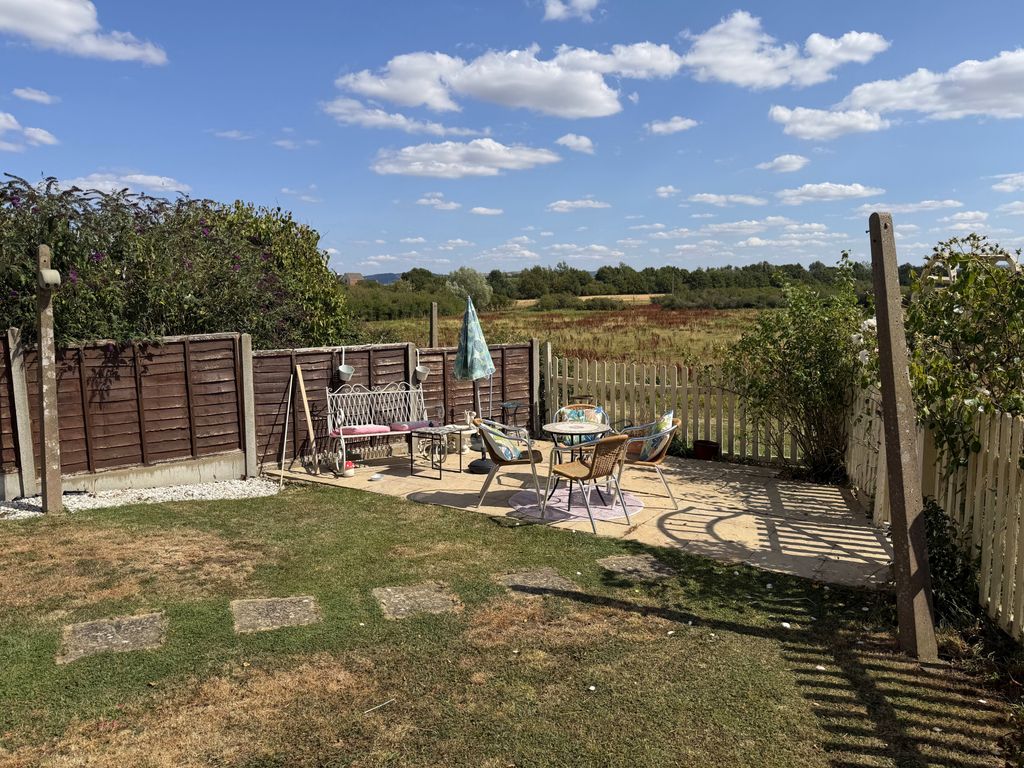 Property photo 2 of 13 Garden3