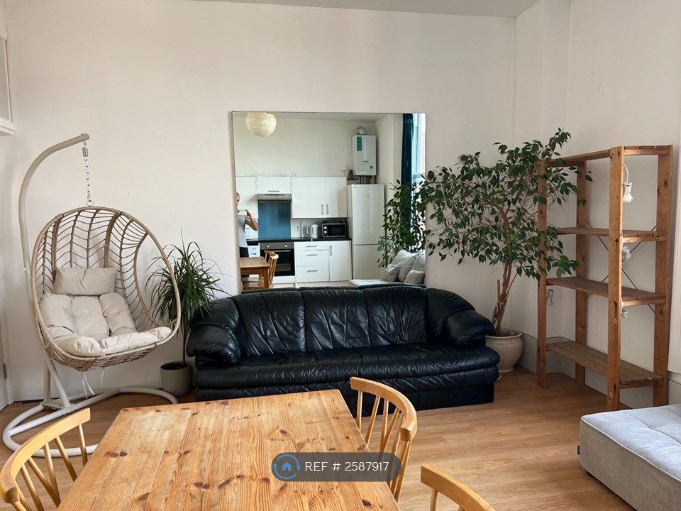 Property photo 3 of 23