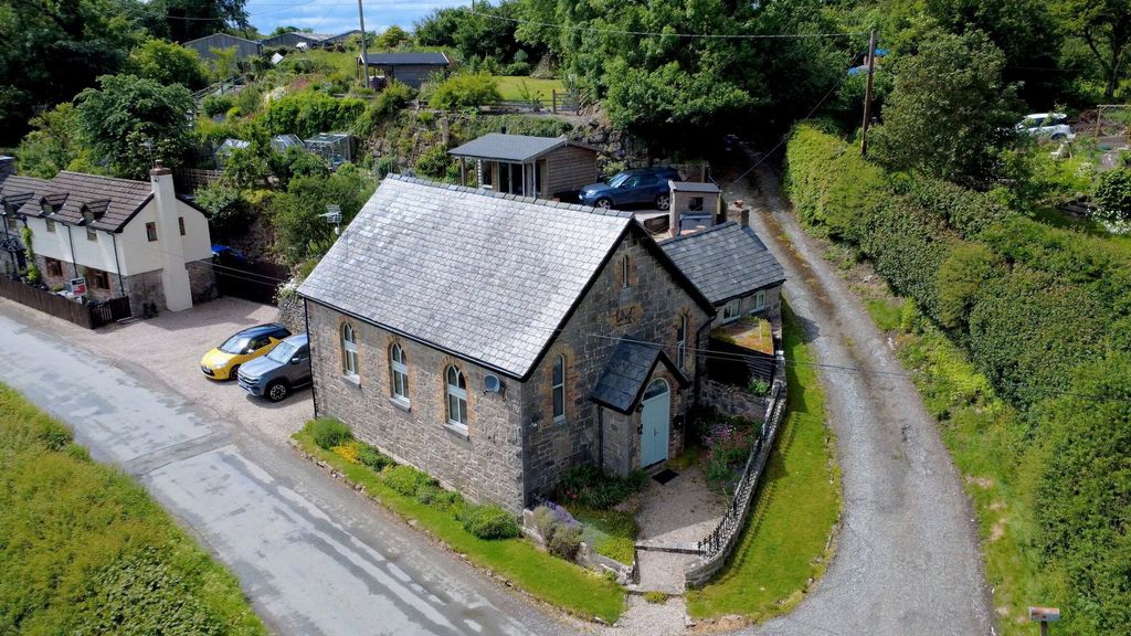 Property photo 3 of 40