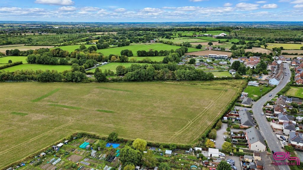 Property photo 2 of 27 Linton Heath, Linton, Swadlincote (2).Png