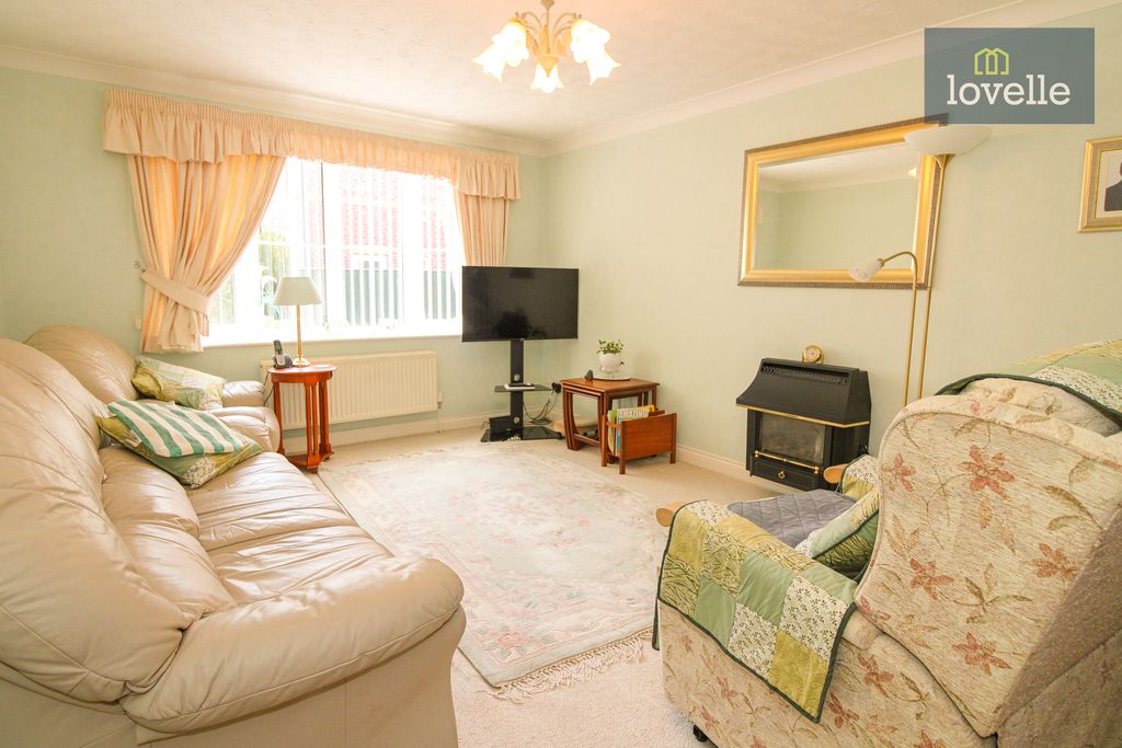 Property photo 3 of 18