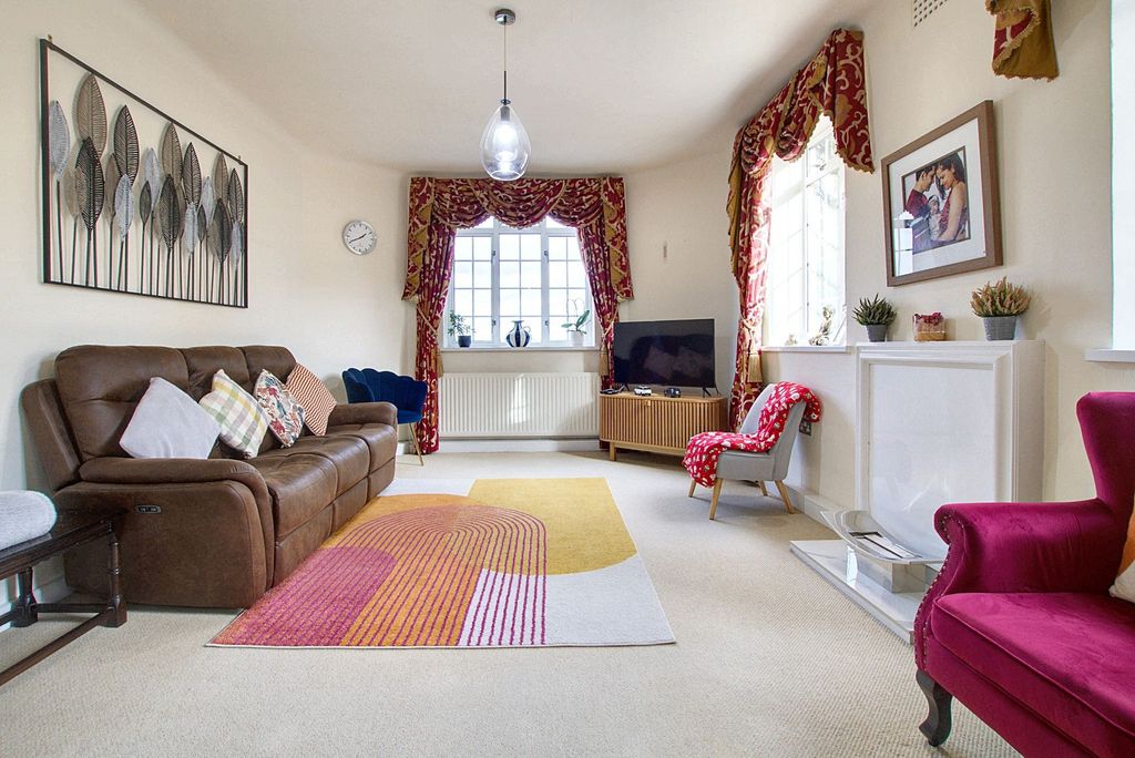 Property photo 3 of 22