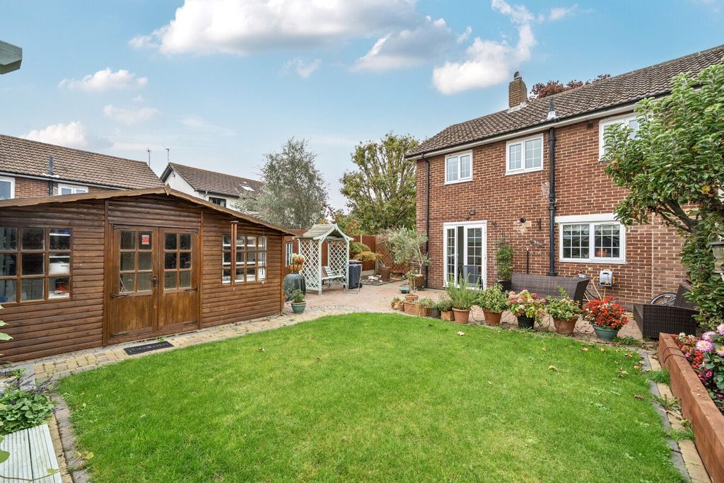 Property photo 2 of 15 Picture No. 11