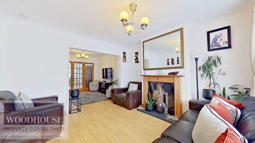 Property photo 2 of 31