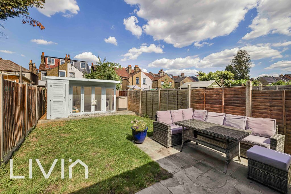 Property photo 3 of 9 120A7072