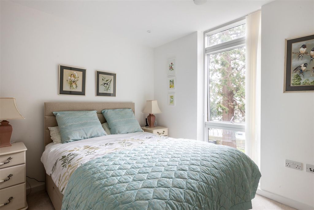 Additional image 9 of 2 bed flat for saleChurch Road, Haywards Heath RH16
