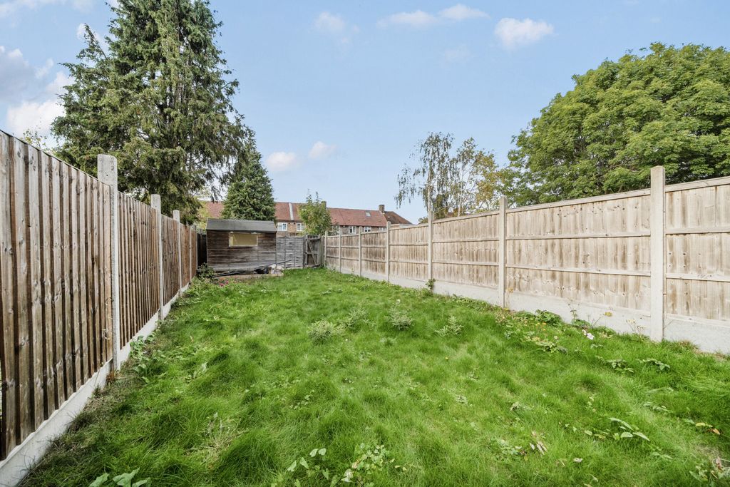 Property photo 3 of 12 Garden