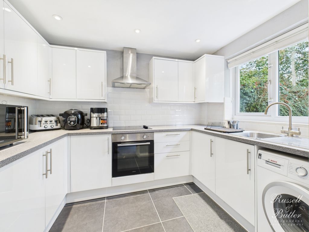 Property photo 2 of 7 Cam02127G0-Pr0362-Still003