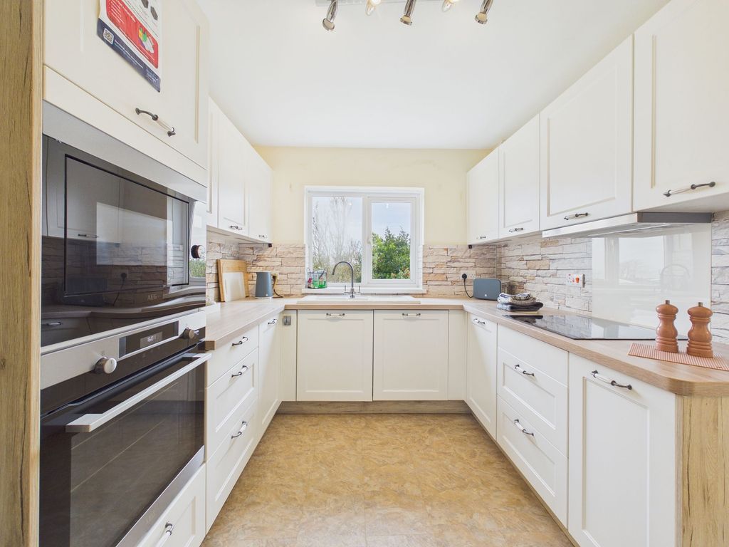 Property photo 2 of 25