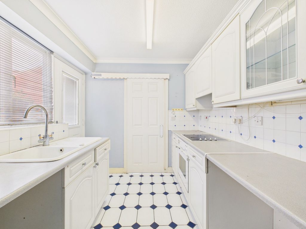Property photo 3 of 18 5302695
