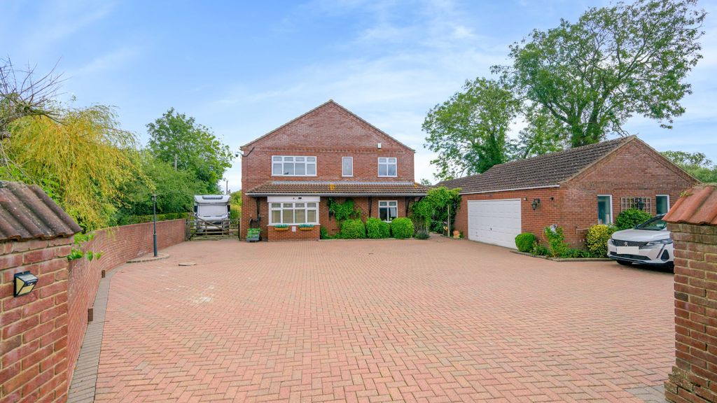 Property photo 1 of 44