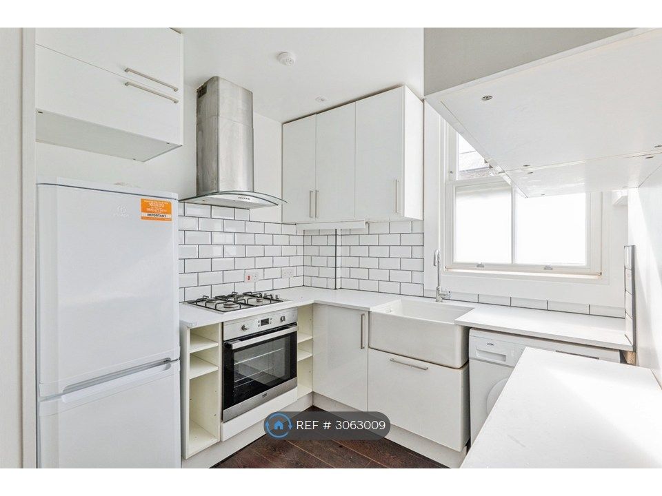 Property photo 1 of 15 Newly Refurbished Kitchen