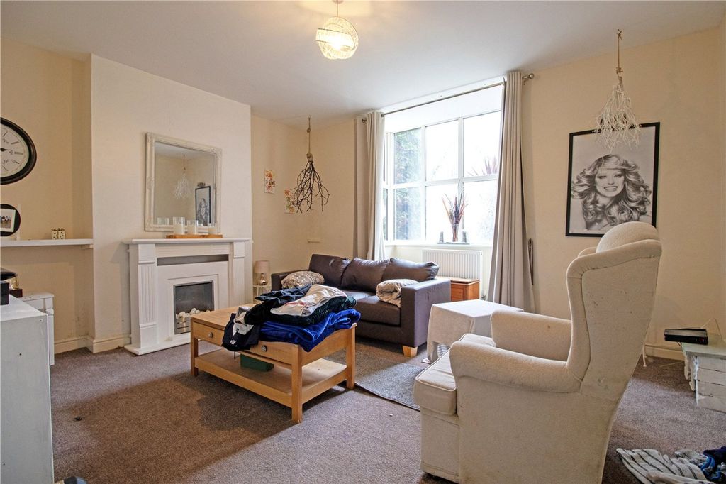 Property photo 2 of 15 Picture No. 11