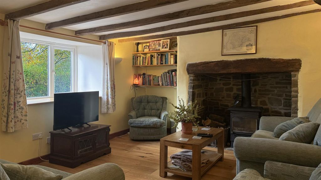 Property photo 3 of 25 Lounge 1.Jpg