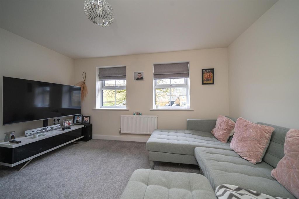 Property photo 2 of 22