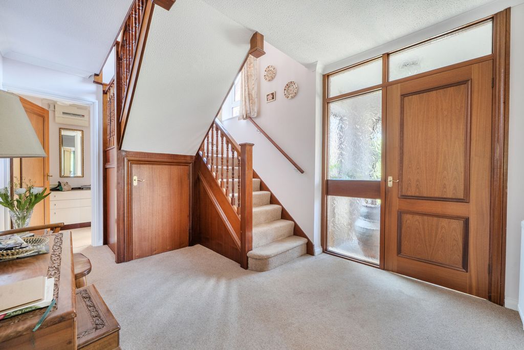 Property photo 2 of 24 1447870-13-69Ef65...
