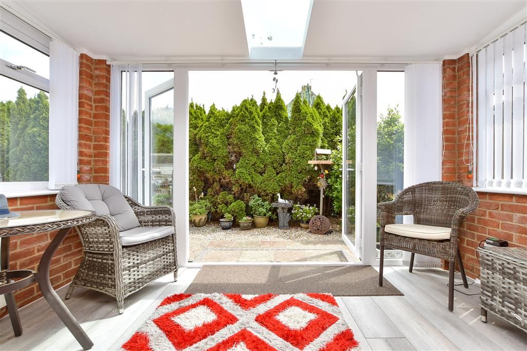 Property photo 1 of 11 Conservatory