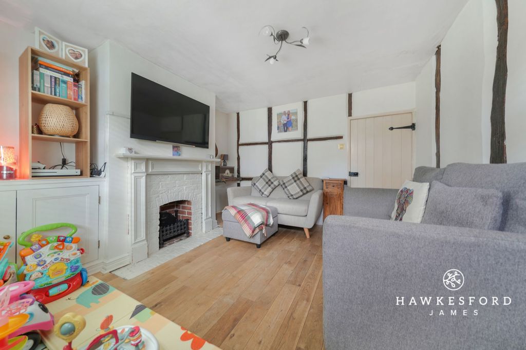 Property photo 2 of 11 Church Lane, Newington - Lounge