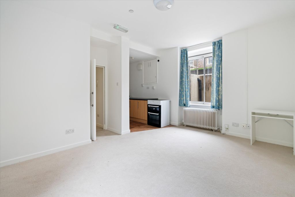 Property photo 3 of 11 Image