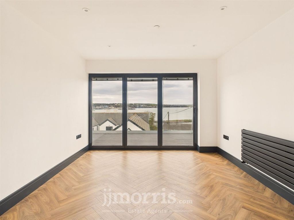 Property photo 2 of 38 Cam02121G0-Pr0202-Still009.Jpg