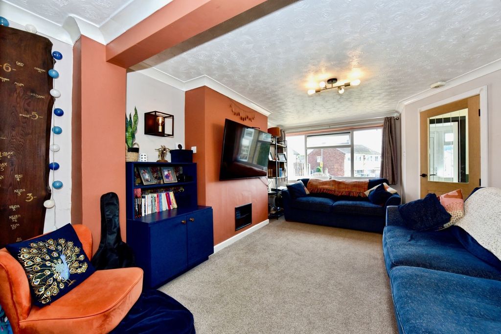 Property photo 3 of 22 Pbox-Img.Jpg