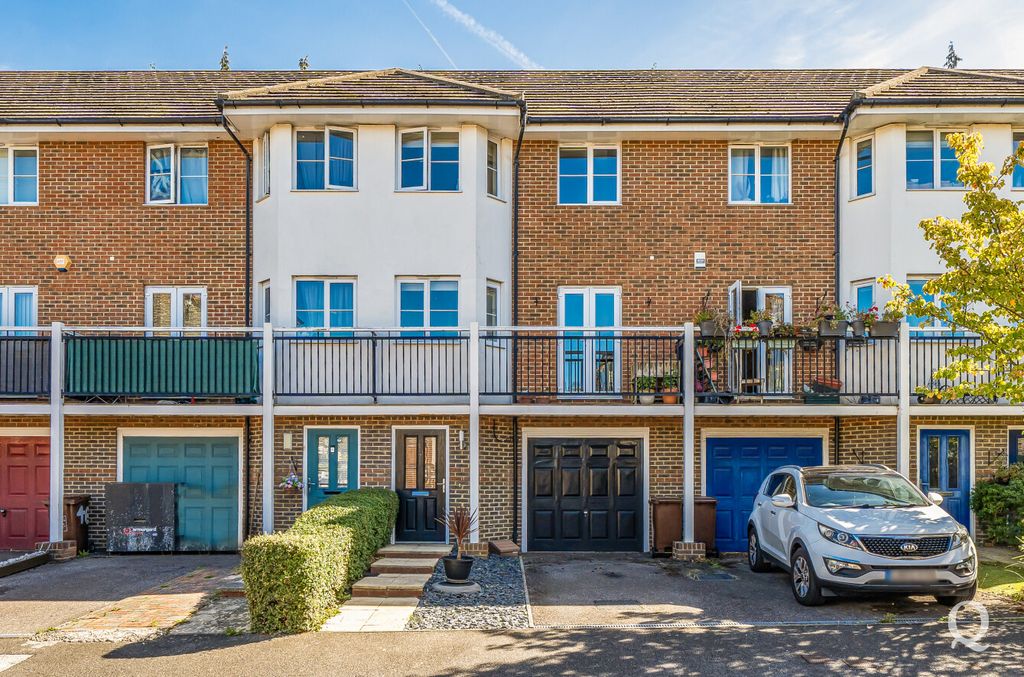 Property photo 1 of 32 F27E4c97-c99E-469...