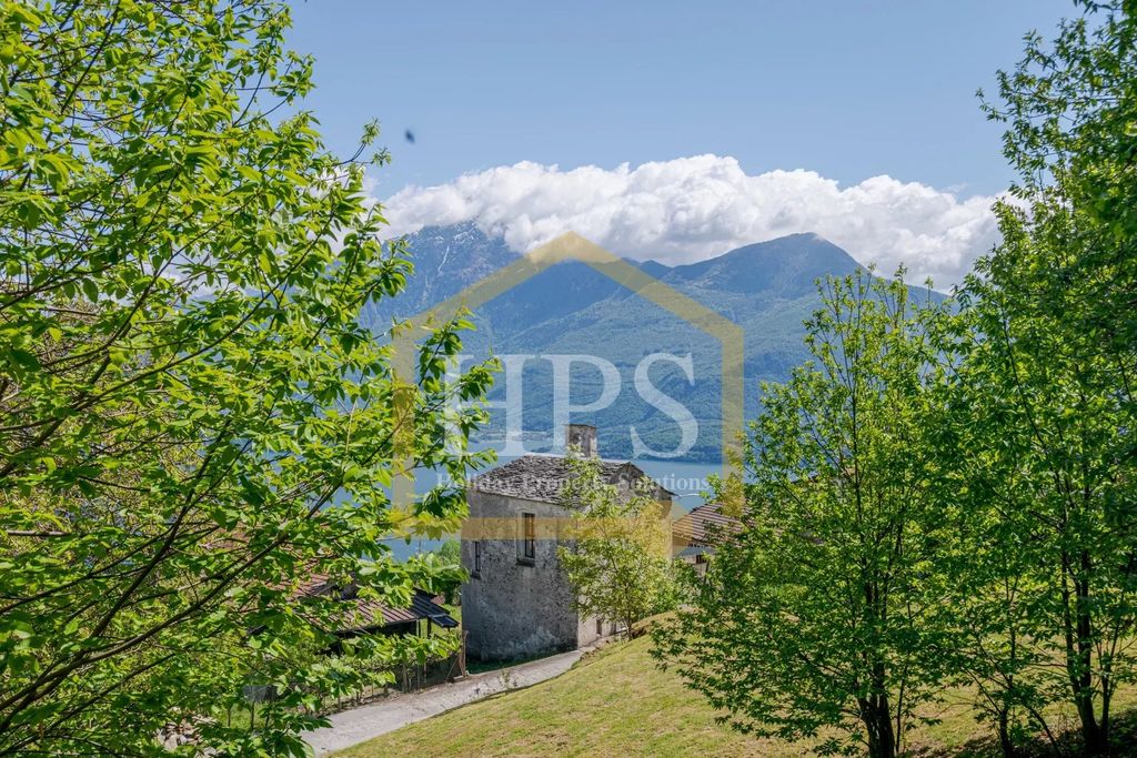 Property photo 3 of 30 The Lake Como Villa- Chiesa Brenzio