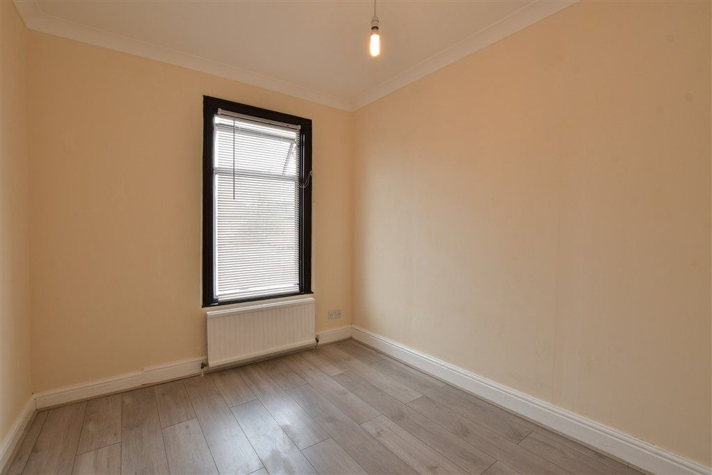 Property photo 3 of 6 Bedroom