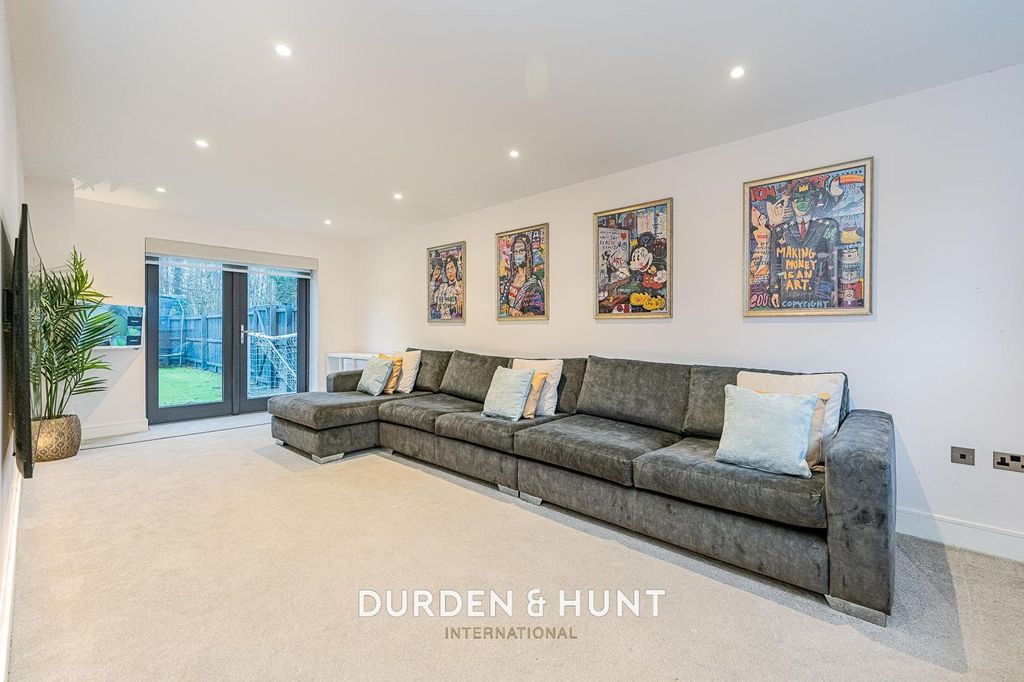 Property photo 2 of 44 Park-30.Jpg