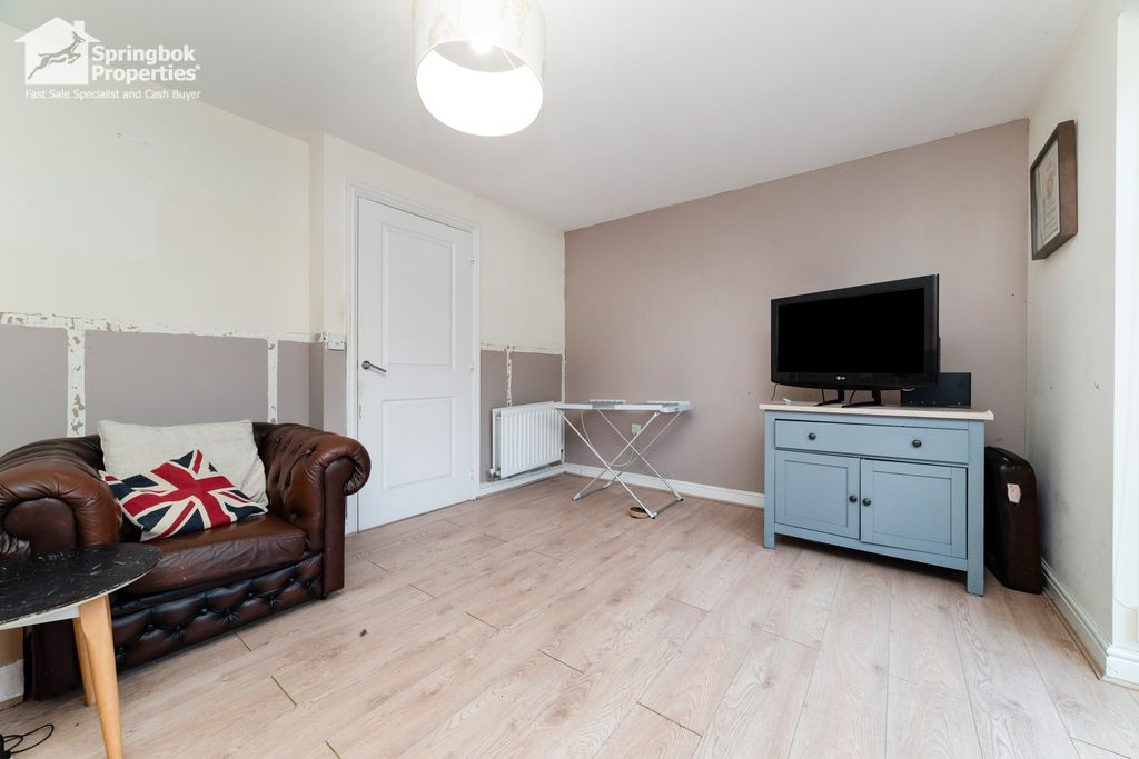 Property photo 3 of 17 2