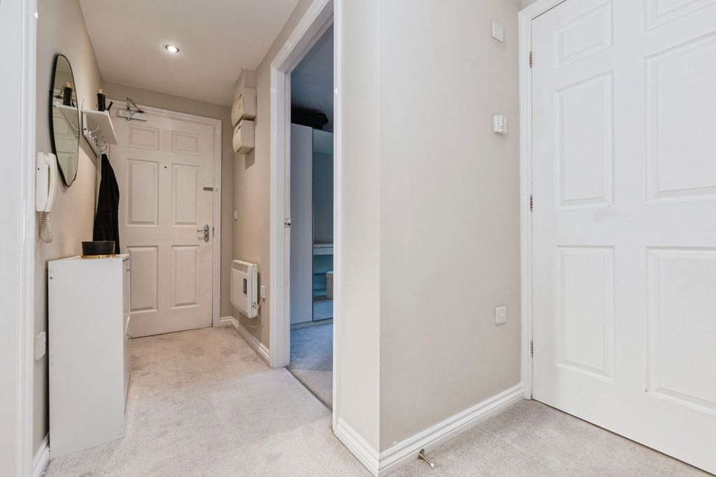 Property photo 2 of 14 Photo