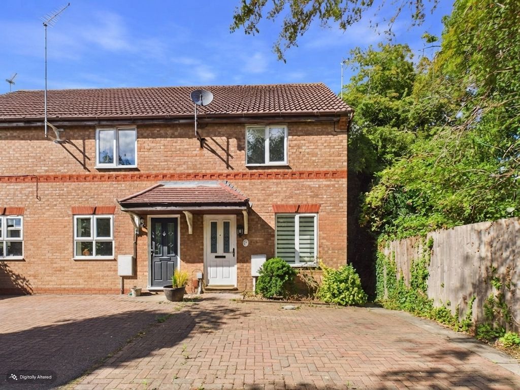Property photo 1 of 10 Muncaster Gardens