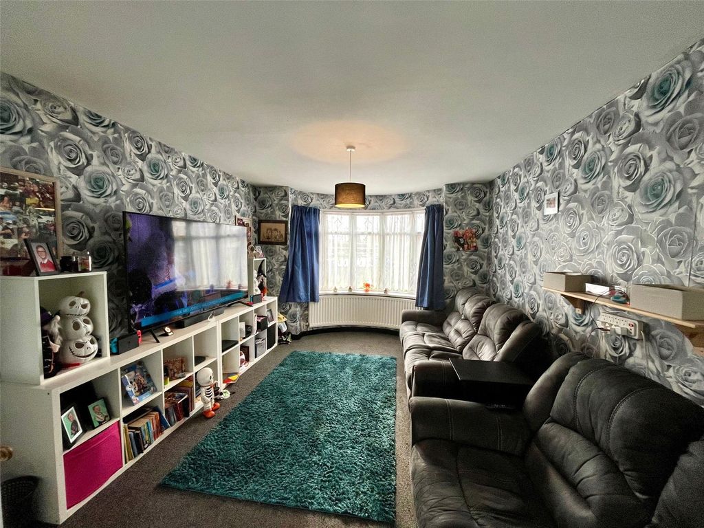 Property photo 2 of 22 Picture No. 21