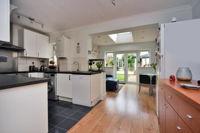 Property photo 2 of 12 Kitchen Fulwell Park.Jpg