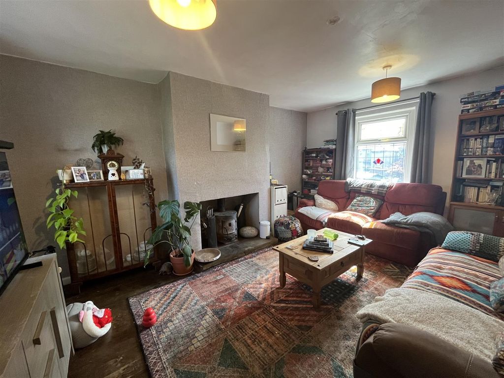 Property photo 3 of 10 Lounge