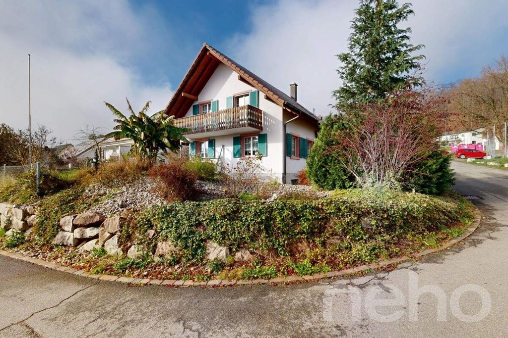 Property photo 2 of 11