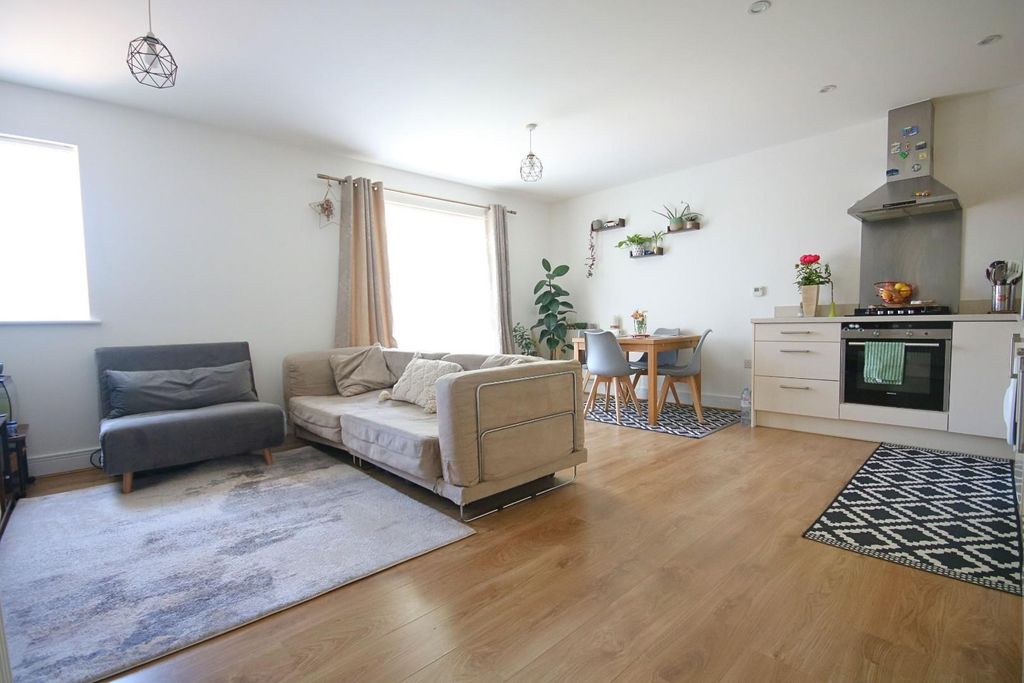 Property photo 2 of 14 liv1 (2).Jpg