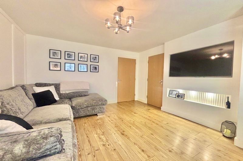 Property photo 3 of 15 Photo 11