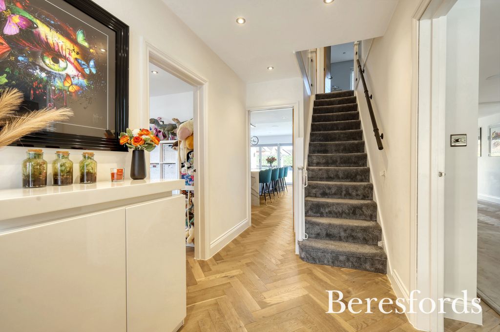 Property photo 3 of 31 Picture No. 35