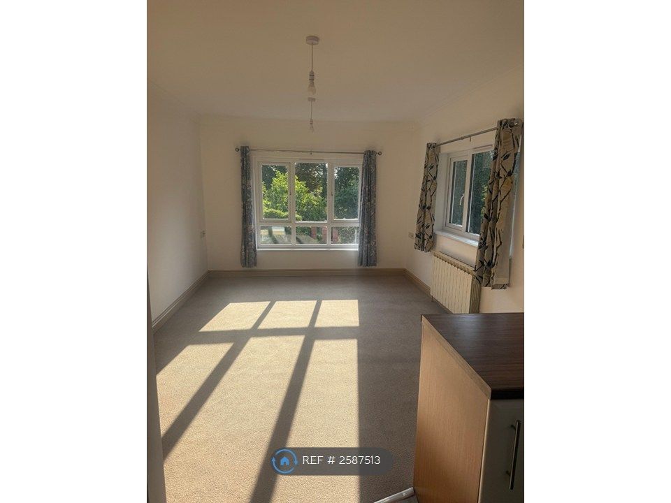 Property photo 1 of 6 Open Plan Lounge