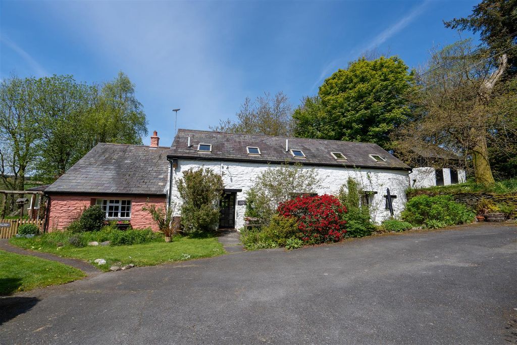 Property photo 2 of 117 The Cottages