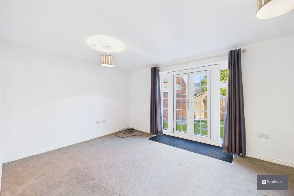 Property photo 2 of 28