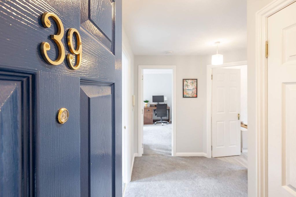 Property photo 2 of 14 Hall