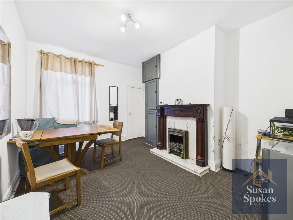 Property photo 3 of 16 Cam01858G0-Pr0181-Still007.Jpg