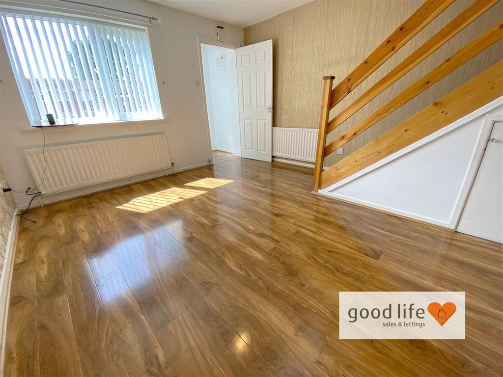 Property photo 3 of 11 Lounge 2.Jpg
