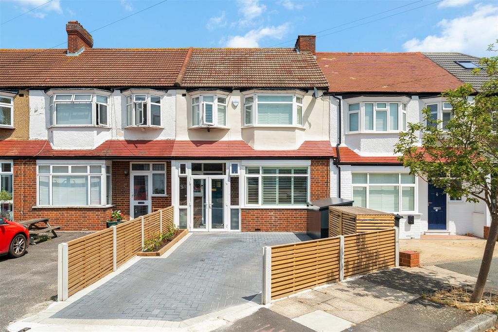 3 bed property for saleGreenwood Close, Morden SM4