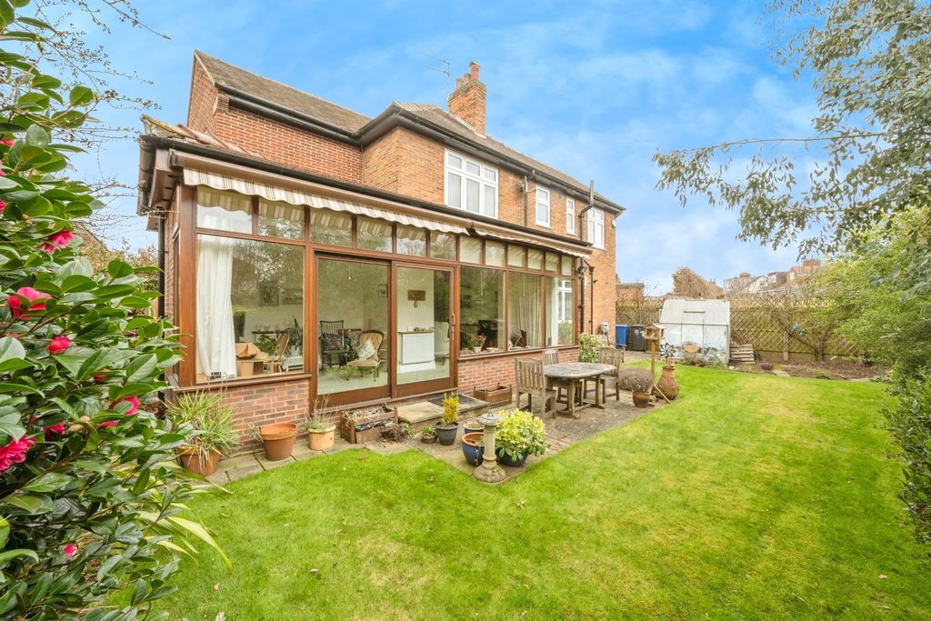 Property photo 2 of 17