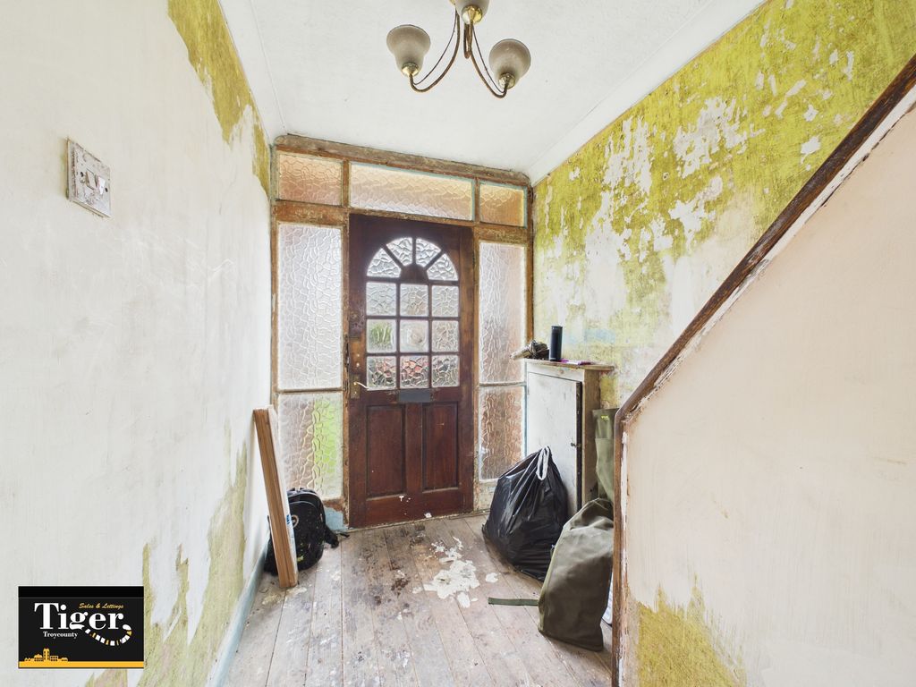 Property photo 2 of 10 Cam01931G0-Pr0344-Still005